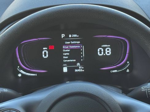 Used 2025 Kia Soul LX w/ LX Technology Package FWD image 38