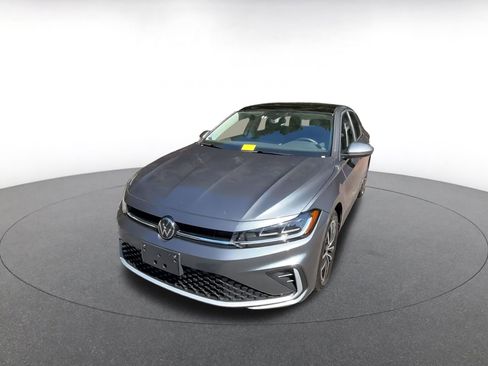 Used 2025 Volkswagen Jetta SE image 7