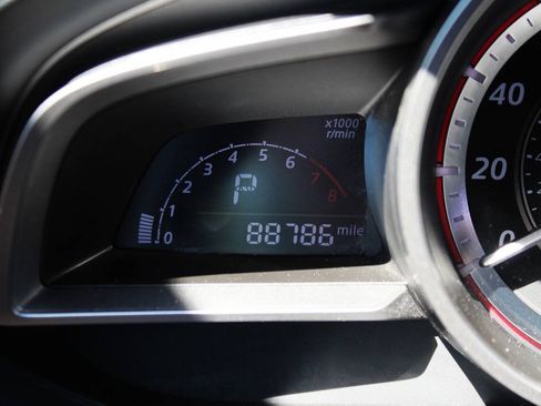 Used 2014 MAZDA MAZDA3 i Touring w/ Technology Package FWD image 8