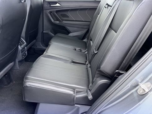 Used 2022 Volkswagen Tiguan SE FWD image 18