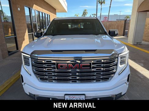 Used 2022 GMC Sierra 1500 Denali w/ Denali Reserve Package image 2