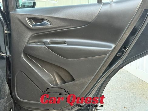 Used 2018 Chevrolet Equinox LT w/ Sun & Infotainment Package image 18