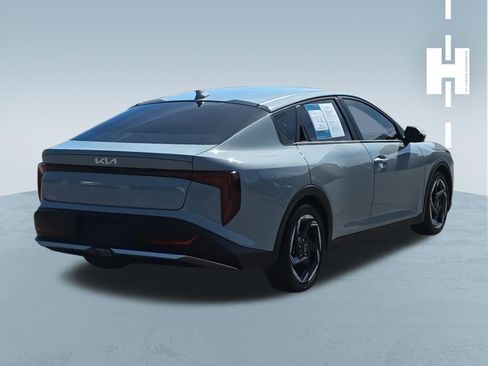 Used 2025 Kia K4 EX image 3