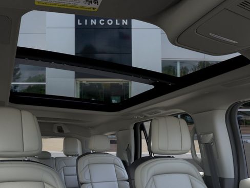 New 2026 Lincoln Navigator Reserve w/ Jet Appearance Package AWD/4WD image 22