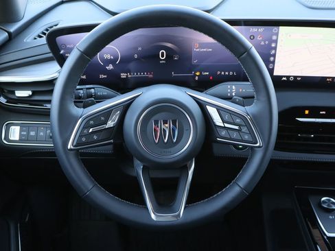 Used 2025 Buick Enclave Preferred w/ Power Package image 12