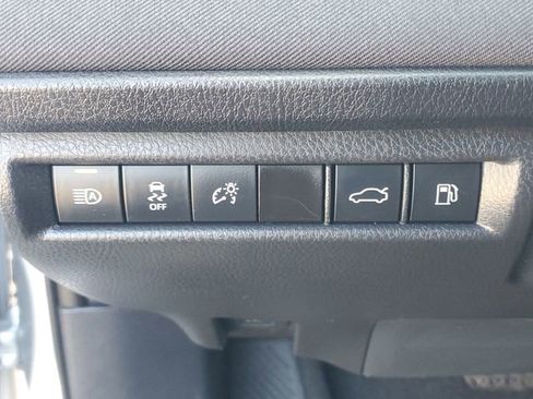 Used 2025 Toyota Camry LE image 21