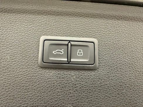 Used 2018 Audi Q5 2.0T Premium image 24