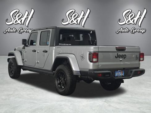 Used 2021 Jeep Gladiator Willys image 16