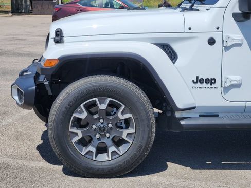 Used 2026 Jeep Gladiator Sport AWD/4WD image 6