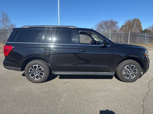 Used 2024 Ford Expedition XLT image 2