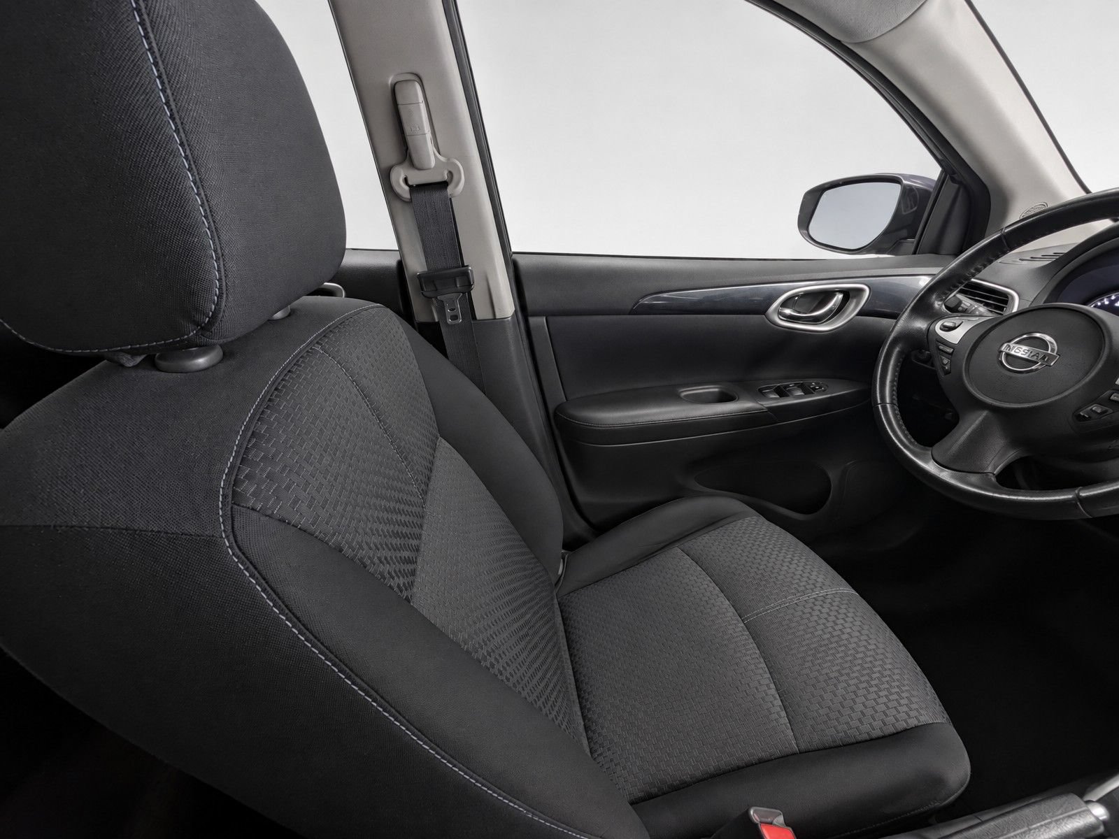 Used 2018 Nissan Sentra SR w/ SR Midnight Edition Package FWD image 17