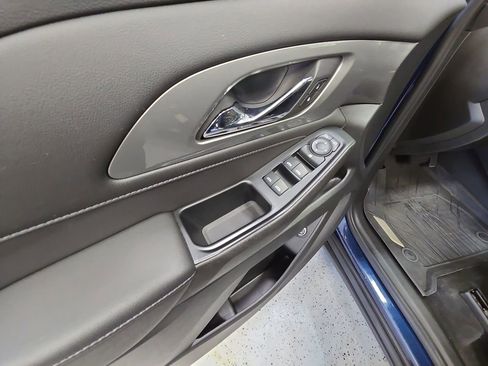 Certified 2023 Chevrolet Traverse LT FWD image 24