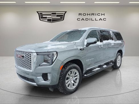 Used 2024 GMC Yukon XL Denali w/ Advanced Technology Package image 1