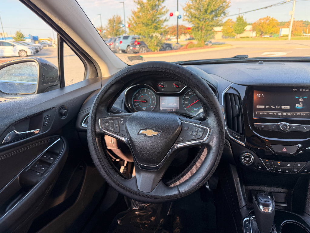 Used 2017 Chevrolet Cruze Premier FWD image 15