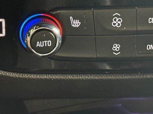 Used 2022 Buick Enclave Essence w/ Sound and Sites Package image 46