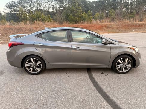 Used 2014 Hyundai Elantra Limited w/ Option Group 03 image 7