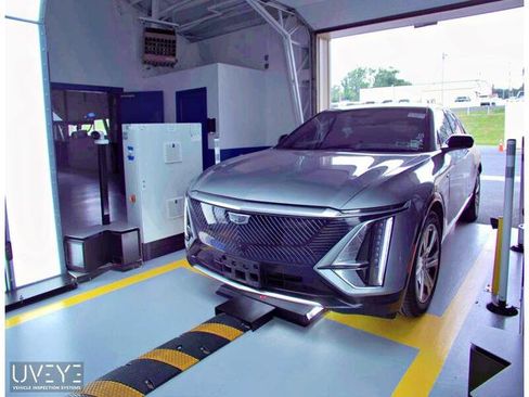 Used 2024 Cadillac Lyriq Tech w/ Driver Assist Package AWD/4WD image 1