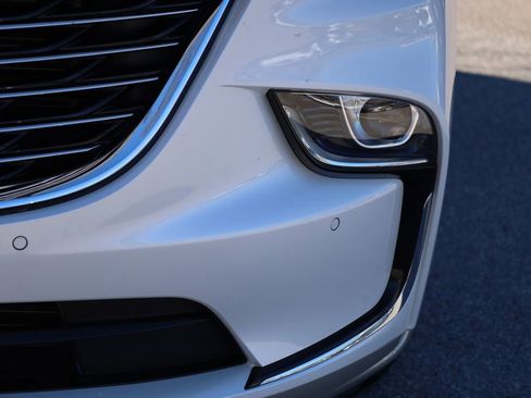 Used 2023 Buick Enclave Essence w/ Experience Buick Package image 3