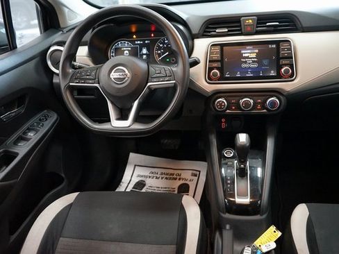 Used 2021 Nissan Versa SV image 9
