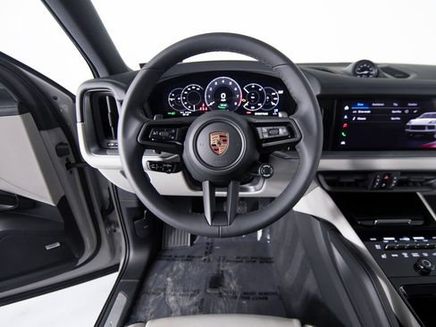 Certified 2026 Porsche Cayenne E-Hybrid AWD/4WD image 58