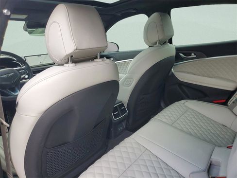 Used 2025 Genesis G70 3.3T Advanced w/ Sport Prestige Package image 11