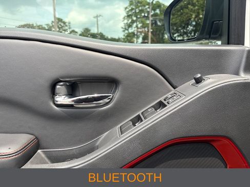Used 2025 Nissan Frontier PRO-4X AWD/4WD image 7