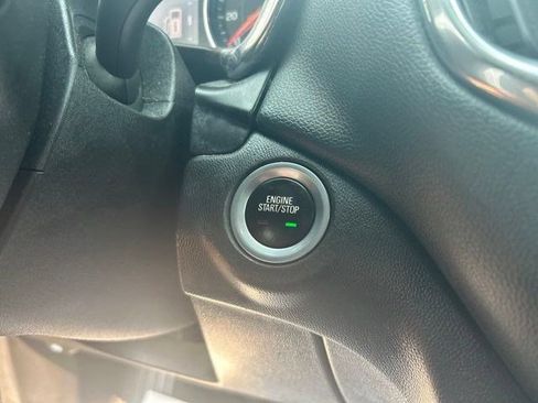 Used 2019 Chevrolet Equinox LT w/ Driver Convenience Package FWD image 20