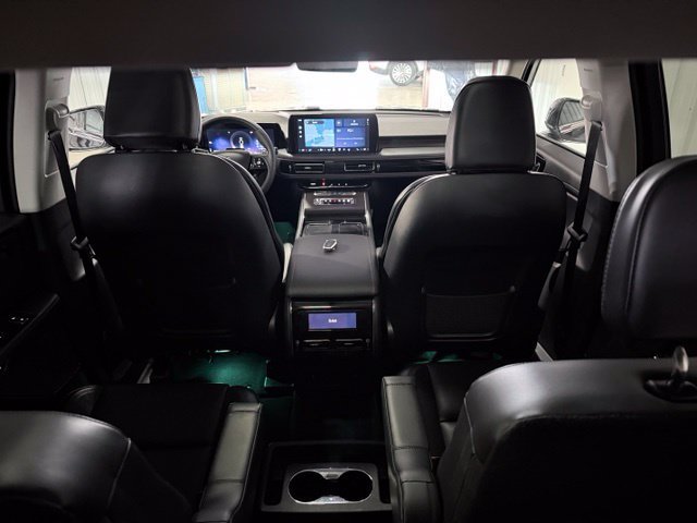 Used 2025 Lincoln Aviator Reserve w/ Illumination Package RWD image 16