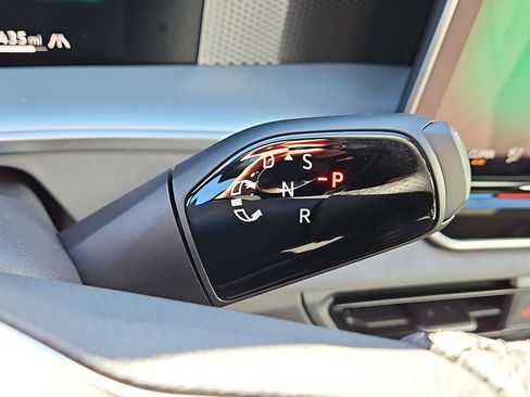 New 2025 Volkswagen Tiguan SE R-Line image 20