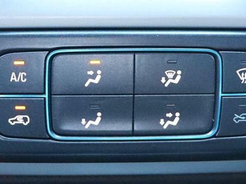 Used 2018 Chevrolet Colorado LT RWD image 45