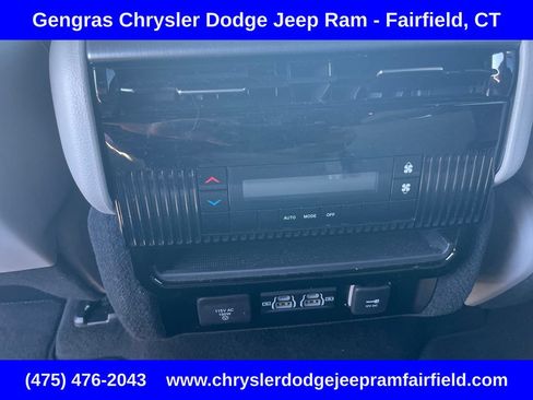 Certified 2025 Jeep Wagoneer 4WD w/ HD Trailer Tow Package image 41