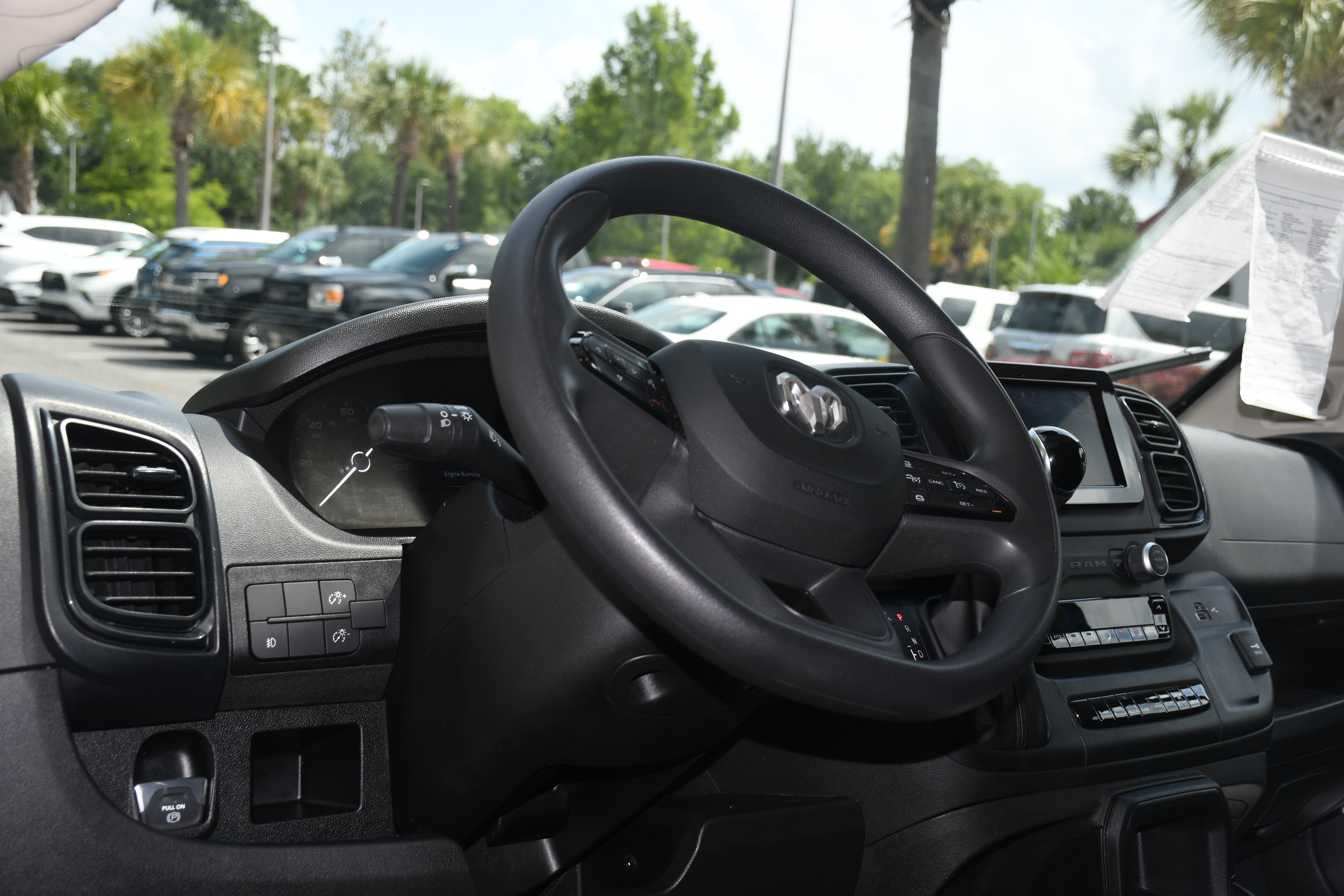 Used 2025 RAM ProMaster 2500 w/ Convenience Group FWD image 8