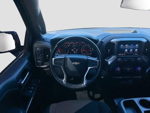 Used 2022 Chevrolet Silverado 1500 LT AWD/4WD image 21