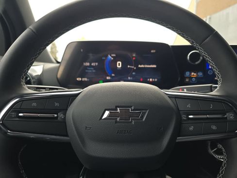 New 2025 Chevrolet Blazer EV LT image 23