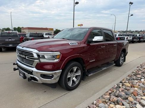 Used 2022 RAM 1500 Laramie AWD/4WD image 3