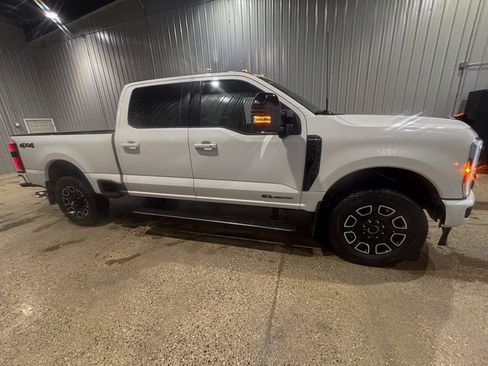 Used 2025 Ford F250 Platinum image 7