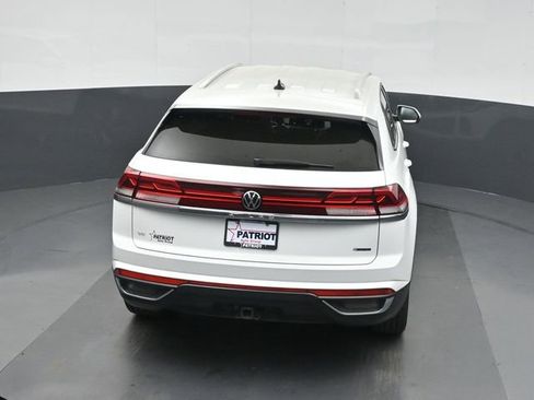 Used 2025 Volkswagen Atlas Cross Sport SE AWD/4WD image 32