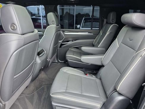 Used 2025 Cadillac Escalade ESV Premium Luxury w/ Touring Package AWD/4WD image 10