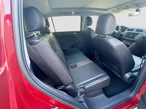 Used 2021 Volkswagen Tiguan SE image 28