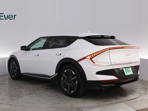 Used 2025 Kia EV6 Light RWD image 17