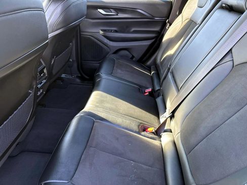 Used 2023 Jeep Grand Cherokee Altitude image 11