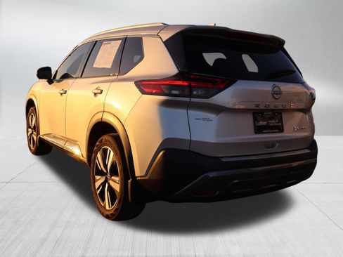 Used 2022 Nissan Rogue SL image 5