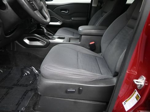 Used 2023 Nissan Frontier SV w/ Technology Package RWD image 16