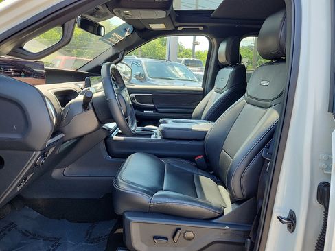 Used 2025 Ford Expedition Platinum w/ Stealth Appearance Package AWD/4WD image 13