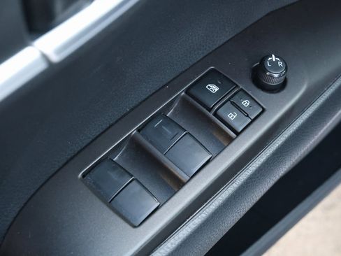 Used 2023 Toyota Camry SE image 25