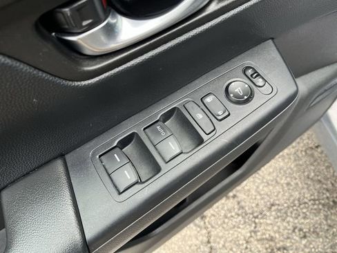 Used 2025 Honda CR-V LX image 17