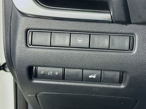 Certified 2023 Nissan Rogue SV w/ SV Premium Package image 19