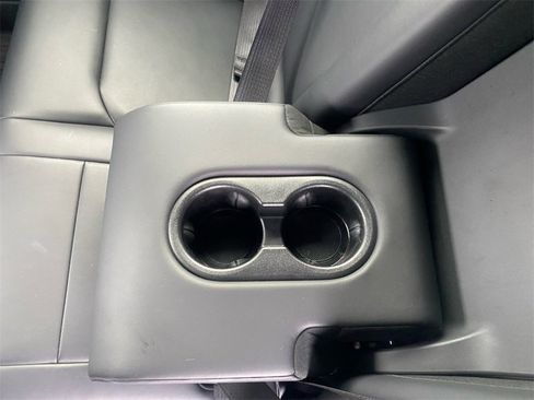 Used 2023 Tesla Model Y Performance image 29