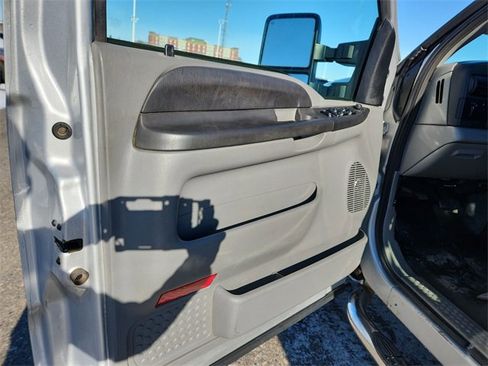 Used 2006 Ford F250 XL image 19