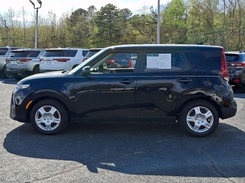 Used 2021 Kia Soul LX FWD image 4